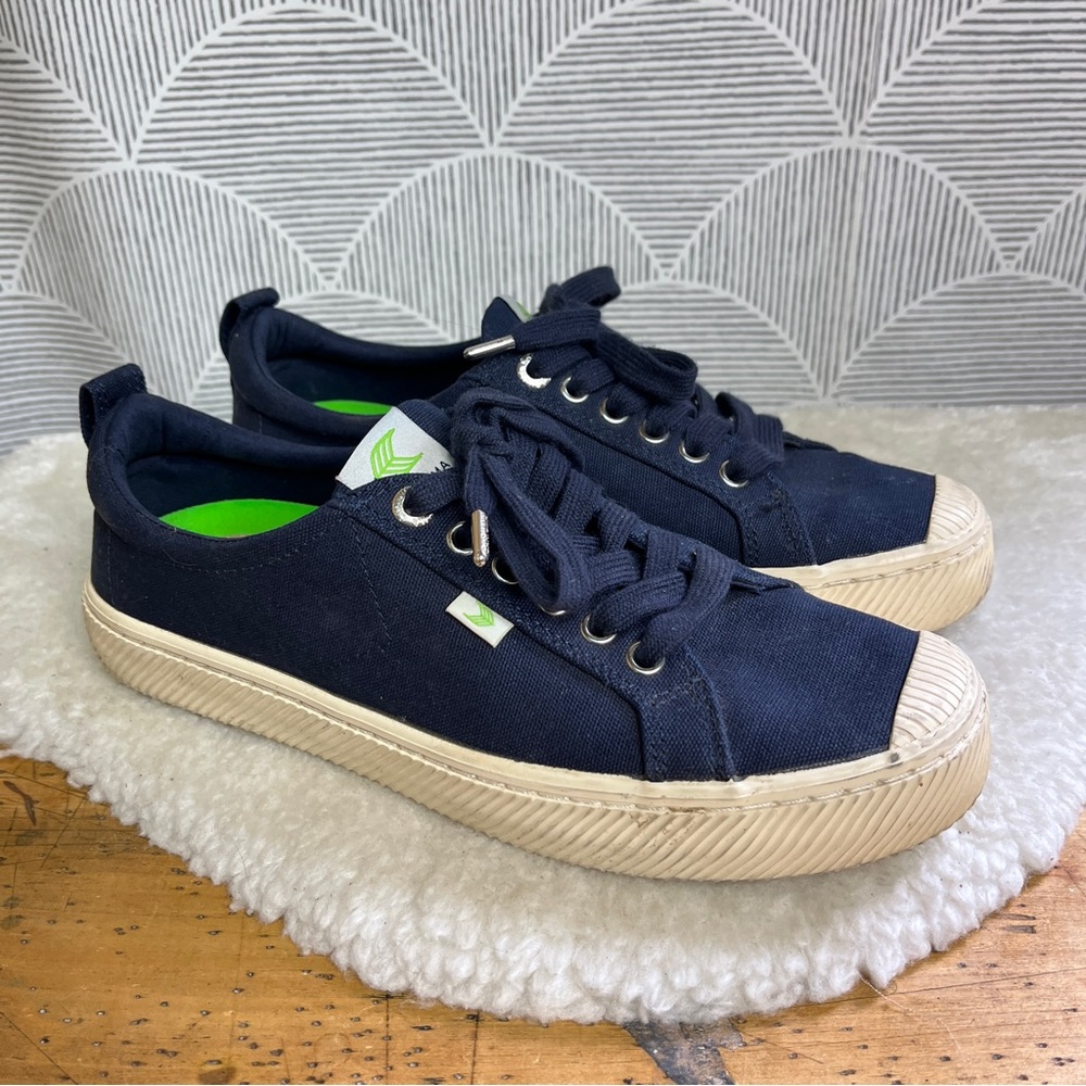 Cariuma Low Oca Navy Canvas Sneaker 40.5